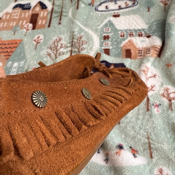 Minnetonka Brown Suede Moccasins - Picture 8 of 14
